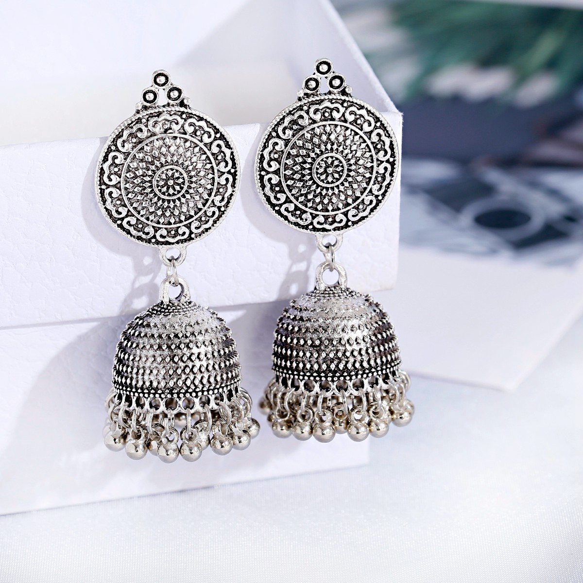 Vintage Ethnic Gold Color Jhum - Indian Wedding Supply 评论和价格