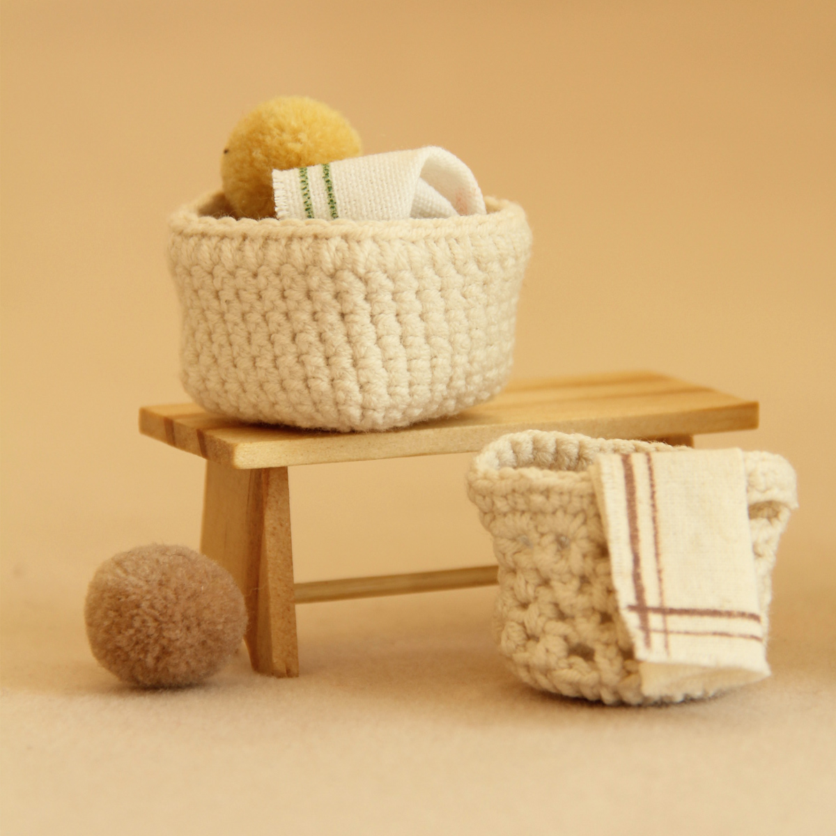 1:12 Miniature Handmade Croche - Wedding Hampers 评论和价格